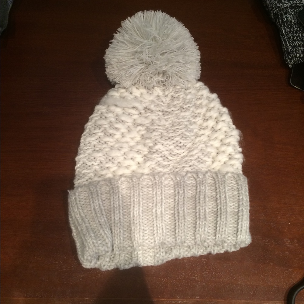 Knit Pom Pom beanie